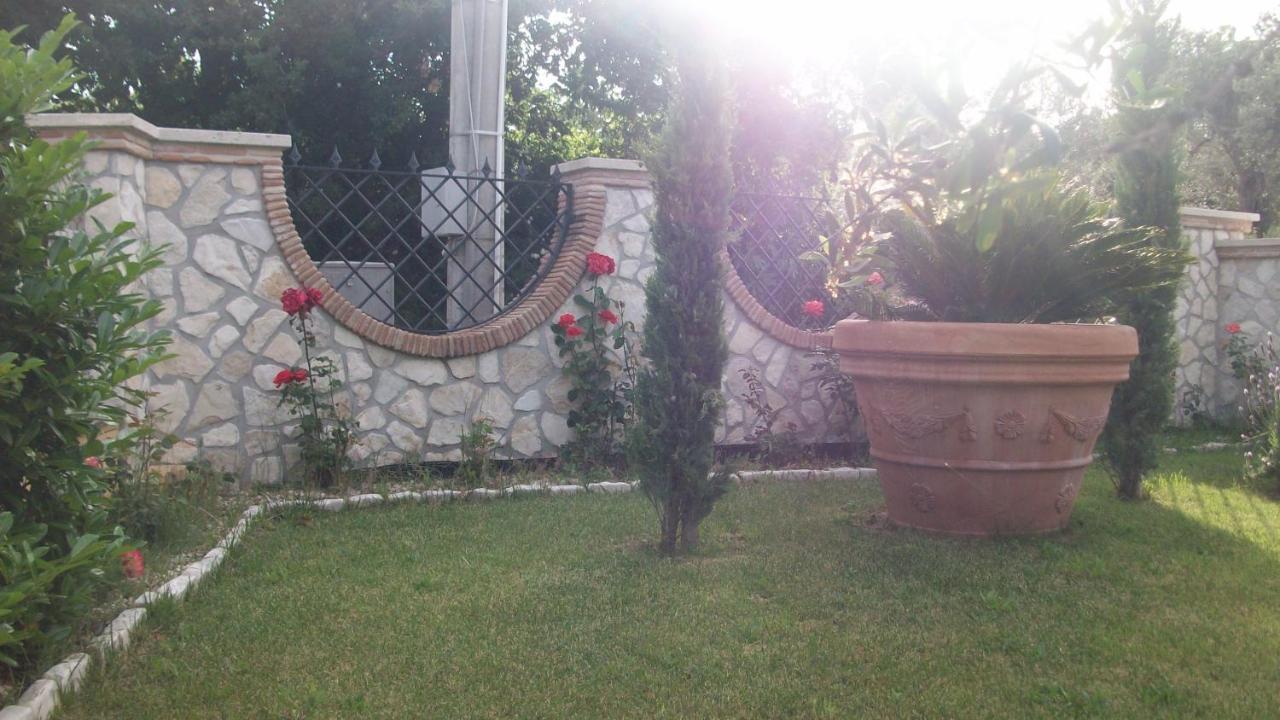Canneto  Il Giardino Degli Ulivi Bed & Breakfast エクステリア 写真